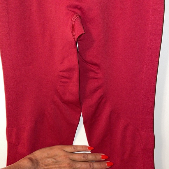 Lululemon Ebb to the street Brand NEW. (Super flattering booty cut) - Picture 8 of 10